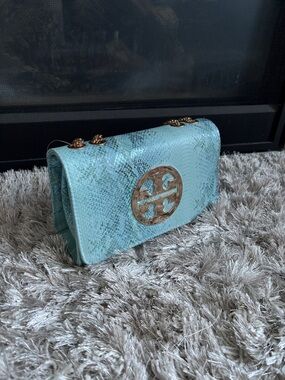 NEW Crossbody Bag🩵💫